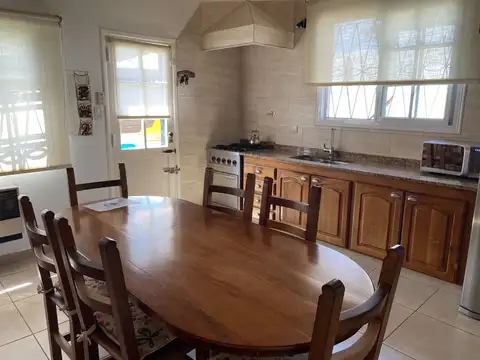VENTA CASA 5 AMBIENTES ISIDRO CASANOVA PILETA CLIM
