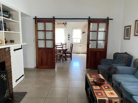 Casa en Venta con 3 cocheras