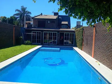 VENTA CASA 6 AMB PILETA PARQUE JOSE C PAZ CREDITO