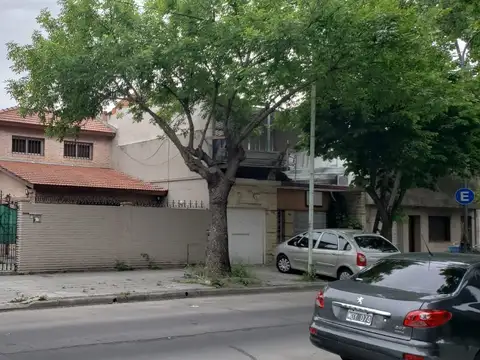 Casa 9 ambientes con 4 baños