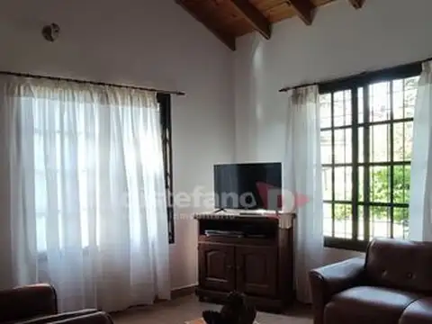 Casa 3 ambientes con 1 baño