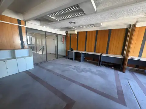 Oficina en Alquiler 50 años