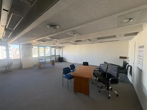 Alquiler! Piso de oficinas con cocheras y excelente conectividad, a metros del Obelisco