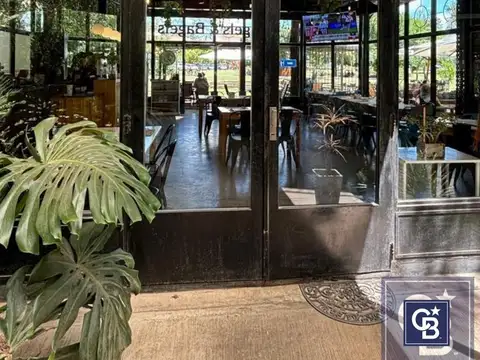 Venta Local con Renta en Centro Comercial Pueblo Caamaño, Pilar