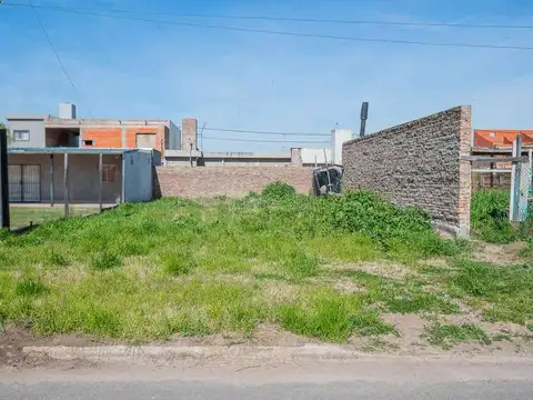 VENTA DE TERRENO EN BARRIO LOS LAPACHOS - 162