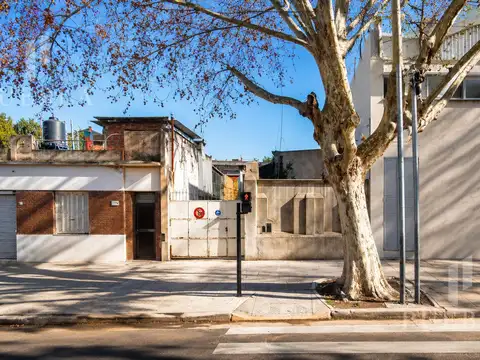 Av Sanchez de Loria  al 2000