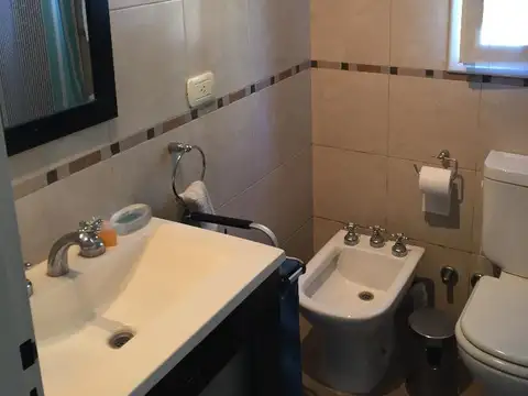 Casa en Alquiler Temporal con 2 cocheras