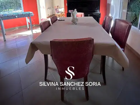Casa en Venta con 2 cocheras