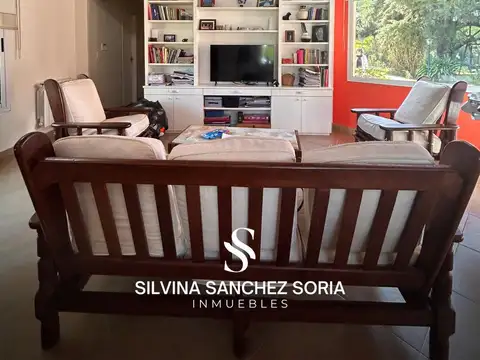 Casa 5 ambientes con 2 baños