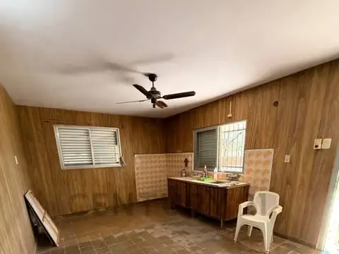 VENTA DE CASA Y LOCAL COMERCIAL EN LEHMANN - FRENTE A LA PLAZA