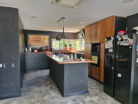 Avenida General Alvear esquina Mendoza 100