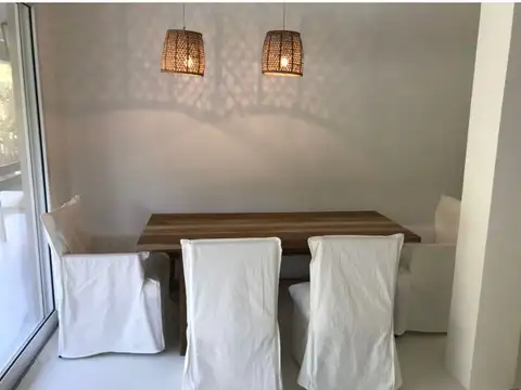 Casa en Alquiler en Garin-Centro, USD 2.500