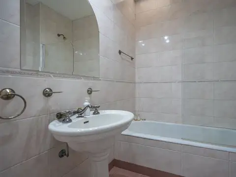 Venta casa 4 dormitorios fondo y terraza garage