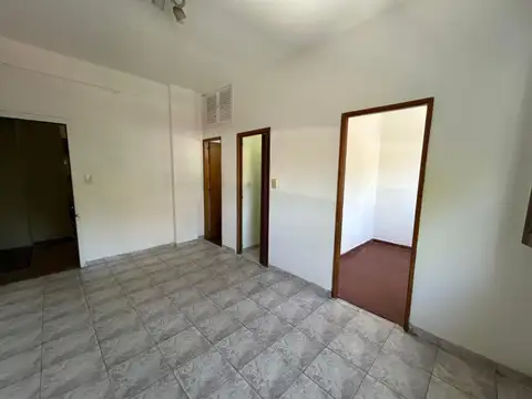 Av Jauretche 1000, Piso 1