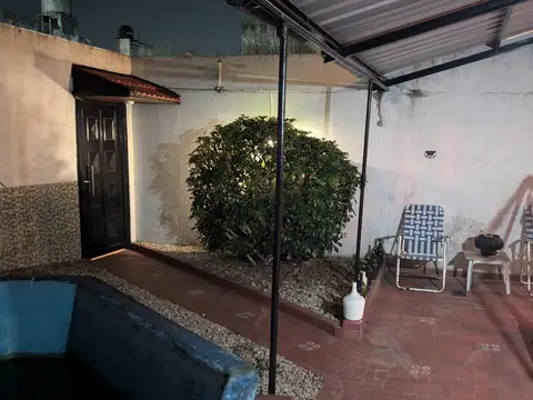 Depto Tipo Casa en Alquiler de 3 ambientes