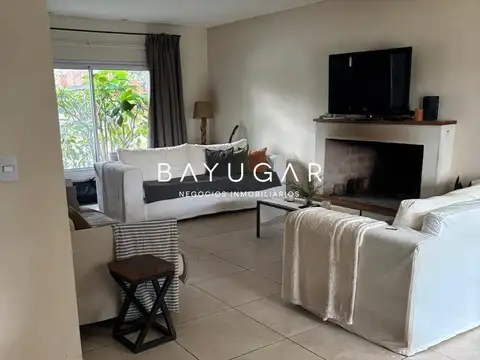 Venta Casa - Barrio La Pilarica - A metros de Panamericana