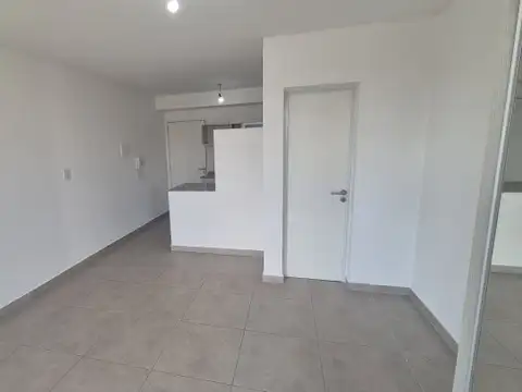 Departamento en Alquiler en Republica De La Sexta, $ 400.000