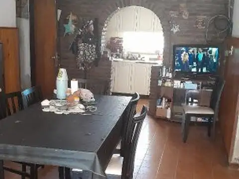 Funes. Casa Florencio Varela 1954, 3 Dormitorios