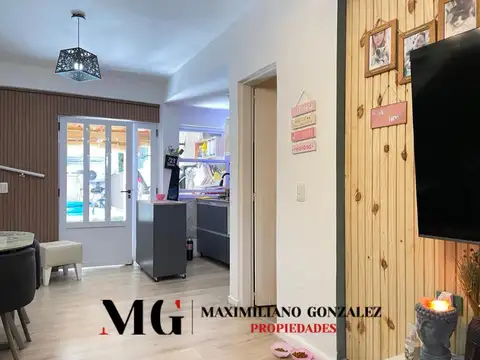 Casa en Venta con 2 cocheras