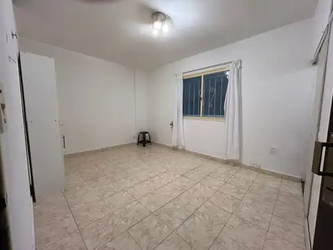 Avenida Juan Bautista Alberdi 200, Piso 1