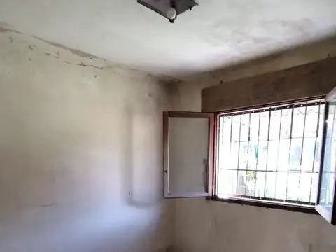 Casa 3 ambientes con 1 baño