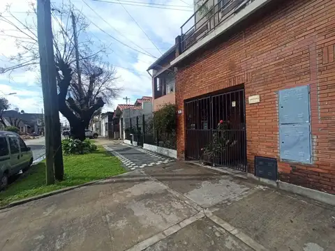 VENTA PH 4 AMB C/ PATIO APTO CREDITO - BANFIELD