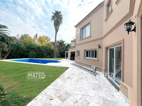 Casa en Venta en Campos De Alvarez, USD 650.000