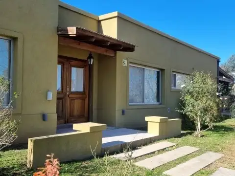 Altos de Manzanares Barrio Cerrado 100