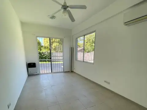 Casa en Venta en Carlos Spegazzini, USD 125.000