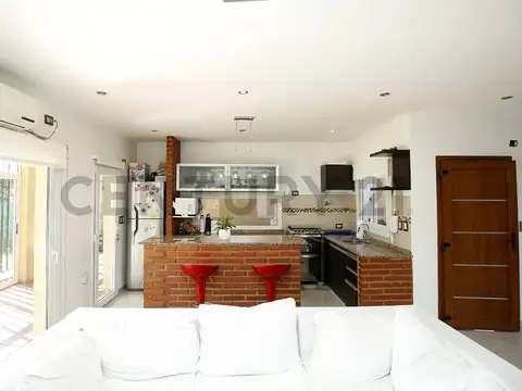 Casas en venta en Gonnet, entre caminos