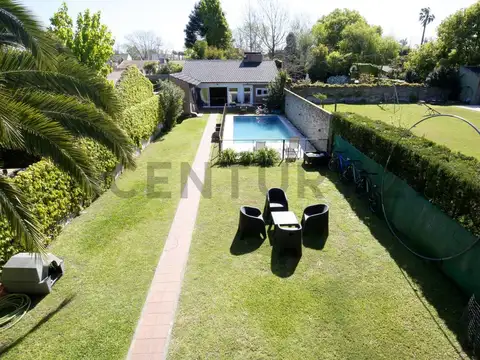 Casas en venta en Gonnet, entre caminos