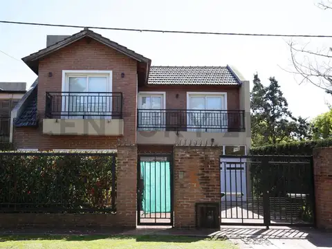 Casa en Venta en Manuel B Gonnet, USD 285.000