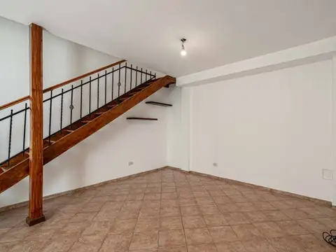 Depto Tipo Casa en Venta de 2 ambientes