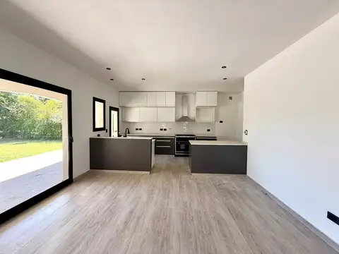 Casa VENTA pileta 6 ambientes B. Bermudas Pilar