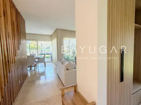 Casa en Venta con 8 cocheras