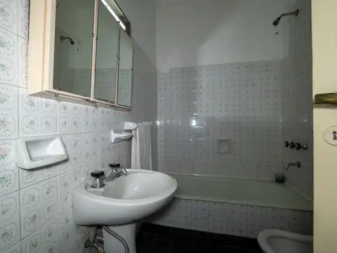 Depto Tipo Casa 5 ambientes con 1 baño