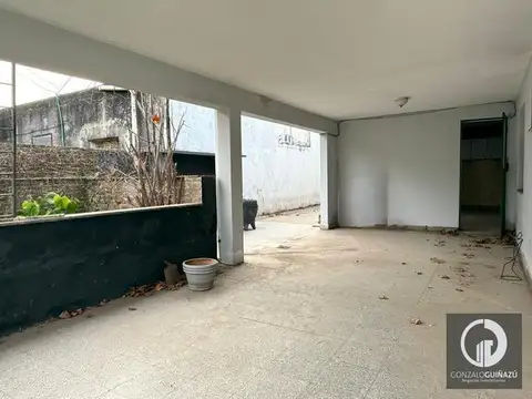 Casa 5 ambientes con 2 baños