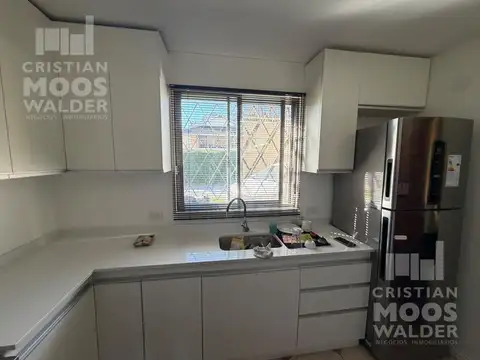 Casa 4 ambientes con 2 baños