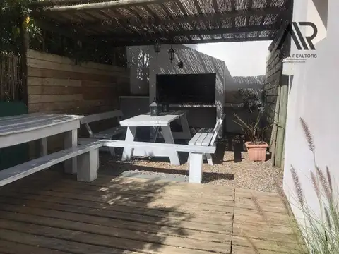 Casa en alquiler temporario c/ cochera en Montoya