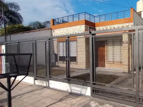 Casa americana 3 ambientes en venta en Castelar Sur