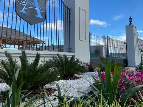 La Garza 3700