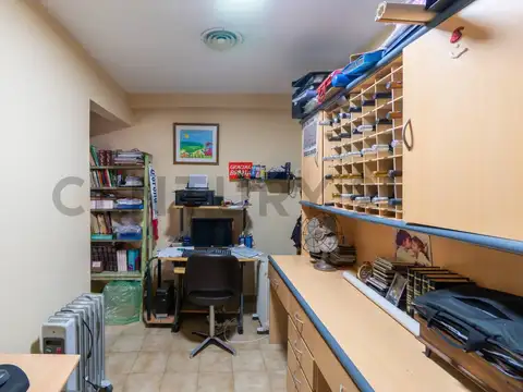 Casa en venta 4 dormitorios con parque y pileta, La Plata