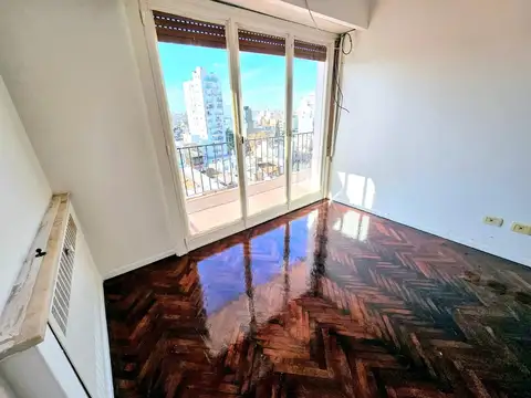 Bolivar 200, Piso 8°