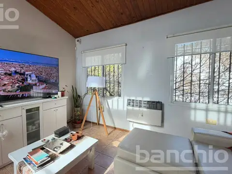 Casa 8 ambientes con 3 baños