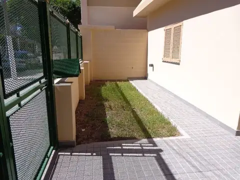 Depto Tipo Casa en Alquiler de 2 ambientes