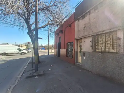 VENTA LOCAL COMERCIAL CON GALPON GENOVA Y TRAVESIA