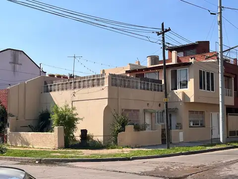 Casa Multifamiliar 4 Dorm. Garage Terraza Quincho 