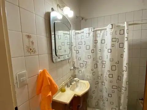 VENTA CASA 3 AMBIENTES CON GALPON DE 100 M2