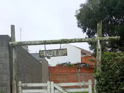 LOTE 243 m2. -  FRENTE AL BARRIO LAS MARGARITAS