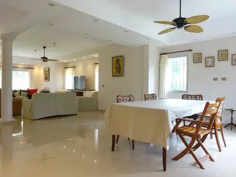 Casa en Venta en Pinamar, USD 360.000